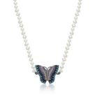 CHOKER EM PÉROLAS COM PINGENTE DE BORBOLETA CRAVEJADA - Acessório Elegante CHOKER EM PÉROLAS COM PINGENTE DE BORBOLETA CRAVEJADA - Acessório Elegante