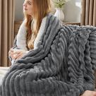 Cobertor Bedsure Sherpa Queen Size 230x230cm Cinza escuro