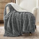 Cobertor Bedsure Sherpa Twin Size para sofá de inverno cinza escuro