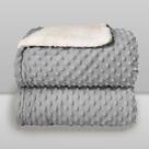 Cobertor Donna Laço Bebê Microfibra Plush com Sherpa Dots Bolinha - Cinza Glacial Cobertor Donna Laço Bebê Microfibra Plush com Sherpa Dots Bolinha - Cinza Glacial