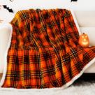 Cobertor Touchat Sherpa Halloween xadrez laranja 150x180cm