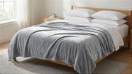 Cobertor Velour Camesa 300G Queen 220X240 Cinza - Toque Aveludado e Hipoalergênico Cobertor Velour Camesa 300G Queen 220X240 Cinza - Toque Aveludado e Hipoalergênico