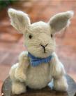 Coelho pelúcia em crochê escovado técnica Amigurumi brinquedo criança e decoração