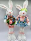 Coelhos Decorativos com Roupa Floral - Branco / Rosa / Azul (Frappe)