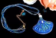 Colar Artesanal Shibori Com Pendente Em Leque Azul HC-46