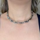 Colar Choker Aro Tubo Amassado Banhado em Ródio
