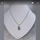 Colar com pingente de gatinho