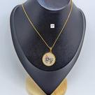 Colar Cordão Filhos com Pingente Madrepérola Redondo com Crianças Folheado Ouro Dourado Duas Meninas Meninos
