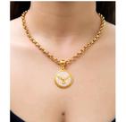 Colar Corrente Elo Português com Pingente Medalha Redonda Divino Espirito Santo Folheado ouro 18k Preto Branco