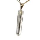 Colar Cristal Laser 35 a 40 mm Bruto Presilha e Pino Dourado