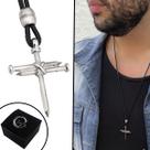 Colar de Couro Prata Masculino Pingente Cruz Crucifixo Prego Regulável