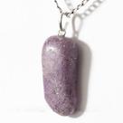 Colar de Pedrinha Lepidolita Mica Natural com Montagem em Prata 950 Colar de Pedrinha Lepidolita Mica Natural com Montagem em Prata 950