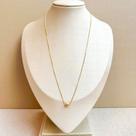 Colar Delicado Dourado com Pingente de Esfera Luiza Mahin Colar Delicado Dourado com Pingente de Esfera Luiza Mahin