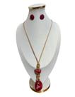Colar feminino elegante tendencia presente