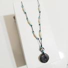 Colar hippie unissex azul branco pingente pedra