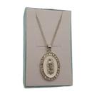 Colar nossa sra. de guadalupe prateada resinada metal branca