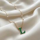 Colar pérolas letra lisa 40cm banhado a ouro 18k LETRA:L