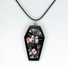 Colar pingente caixão exclusivo casal gomes e morticia arte
