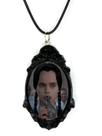 Colar pingente cena classica vandinha addams poison