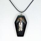 Colar terror dracula pintura arte em resina feita a mão