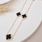 Colar trevo longo com a pedra preta folheado em ouro 18k