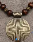 Colar Vintage Pingente Dourado Geométrico