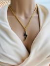 Colares choker modelo de raio esmaltado folheado a ouro
