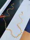 Colares folheados choker delicado com detalhes em esfera