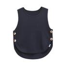Colete Feminino de Malha Sem Mangas - Ajuste Fino com Botões Laterais e Bainha Assimétrica Colete Feminino de Malha Sem Mangas - Ajuste Fino com Botões Laterais e Bainha Assimétrica