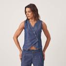 Colete Jeans Leve Abotoamento Assimétrico Azul