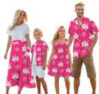 Combinando roupas havaianas: família cromoncente, pai, filho, mãe, filha