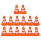 Cones de construção de brinquedos STOBOK Miniature Road Cone Orange 14 unidades