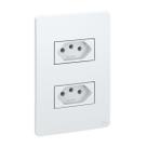 Conjunto 2 Tomadas 10A 2P+T com Placa Branco Esatta Weg Conjunto 2 Tomadas 10A 2P+T com Placa Branco Esatta Weg