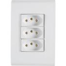 Conjunto 4x2 com 3 Tomadas 2P+T 10A 250V Tramontina Branco Conjunto 4x2 com 3 Tomadas 2P+T 10A 250V Tramontina Branco