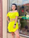 Conjunto amarelo neon