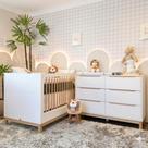 Conjunto Berço 2 em 1 com regulagem de Altura do Estrado e Cômoda 6 gavetas MDF espaço para o Trocador Branco com Carvalho Conjunto Berço 2 em 1 com regulagem de Altura do Estrado e Cômoda 6 gavetas MDF espaço para o Trocador Branco com Carvalho