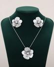 Conjunto Brinco e Colar com Flor Maxi em Aço Inox