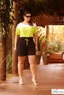 Conjunto c/ Shorts e Blusa de Recortes Coloridos