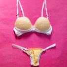 Conjunto calcinha e sutia branco e amarelo tamanho único P ao GG Conjunto calcinha e sutia branco e amarelo tamanho único P ao GG