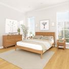 Conjunto Cama Queen com 2 Mesas de Cabeceira e Cômoda Oiti CabeCasa MadeiraOriginals