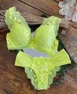 Conjunto com detalhe bordado