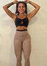 Conjunto com Legging Brocada Cinza em detalhes Preto e Top Preto com Zero Transparência