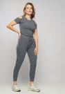Conjunto Comfy Com Blusa Ombro Vazado e Jogger Canelada Grafite Salvatore Conjunto Comfy Com Blusa Ombro Vazado e Jogger Canelada Grafite Salvatore