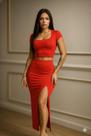 Conjunto Cropped e Saia Midi com Fenda Estilo e Conforto na Medida Certa Conjunto Cropped e Saia Midi com Fenda Estilo e Conforto na Medida Certa