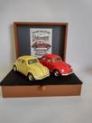 Conjunto de 02 miniaturas de VW Fusca 1967 com caixa exclusiva