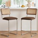 Conjunto de 2 banquetas GrandNoor em rattan, madeira e cromado, 61 cm