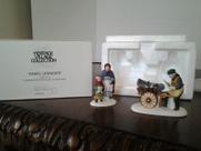 Conjunto de 2 trituradores de facas Miniature Village New England