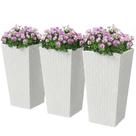 Conjunto de 3 vasos jardineira brancos em rattan 61 cm de altura Outsunny Conjunto de 3 vasos jardineira brancos em rattan 61 cm de altura Outsunny
