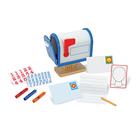 Conjunto de atividades Melissa & Doug My Own Wooden Mailbox e brinquedo educativo com cartas e cartões postais reutilizáveis, caixa de correio Pretend Play para crianças em idade pré-escolar e crianças de 4 anos ou mais