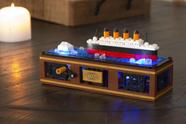 Conjunto de blocos de construção Brick Loot Titanic com luz e movimento